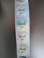500 ! bedankstickers op rol. Pastelkleuren gouden tekst, Ophalen of Verzenden, Nieuw, Overige typen