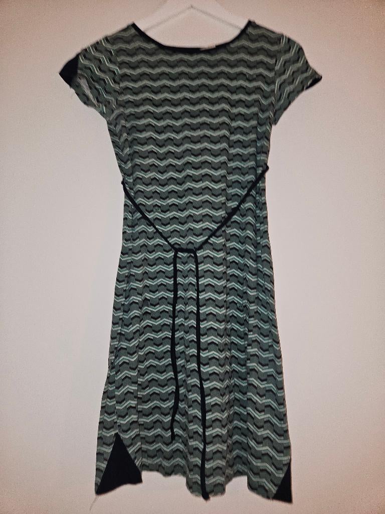 Leuk jurkje Skunkfunk groen wit motief maat S, Kleding | Dames, Skunkfunk, Ophalen of Verzenden, Zo goed als nieuw, Knielengte