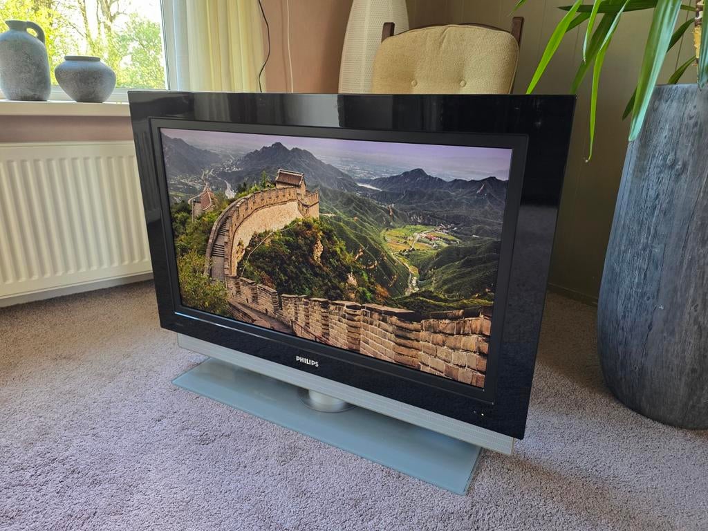 Philips 37 inch LCD TV (Cineos) – Met Ambilight, Ophalen, Philips, Gebruikt, 50 Hz