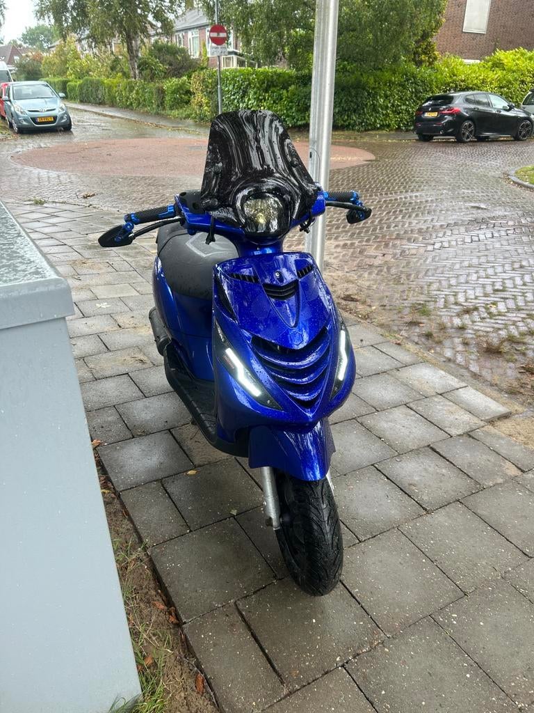 Piaggio zip 4t 50cc brom candy blue, Fietsen en Brommers, Brommeronderdelen | Scooters, Ophalen, Zo goed als nieuw