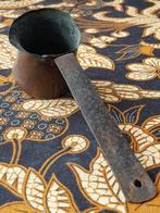 Antiek Oosters koffiekannetje van koper en ijzer 19 cm., Antiek en Kunst, Ophalen of Verzenden, Koper