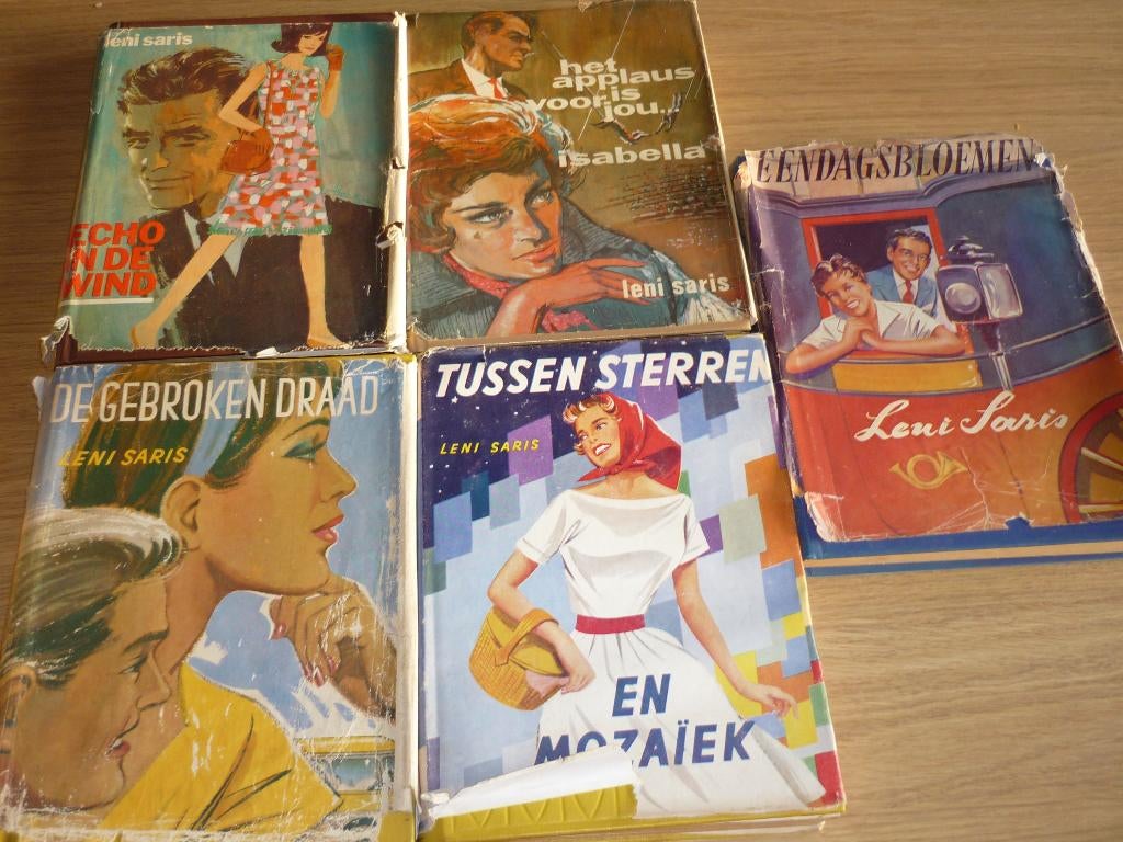 Verschillende boeken en pockets van Leni Saris, Ophalen of Verzenden, Gelezen