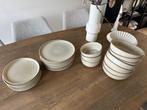 Blokker servies - aardetinten, Huis en Inrichting, Ophalen of Verzenden, Zo goed als nieuw, Effen, Aardewerk