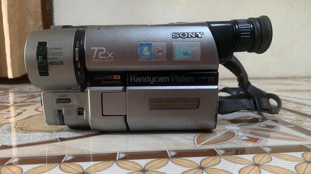 Sony CCD-TRV65 HI8 & Video8 camera Camcorder VCR Player, Ophalen, Hi 8