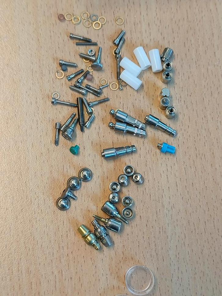 Tandtechniek Implantaat onderdelen/gereedschap, Diversen, Braces, Ophalen of Verzenden