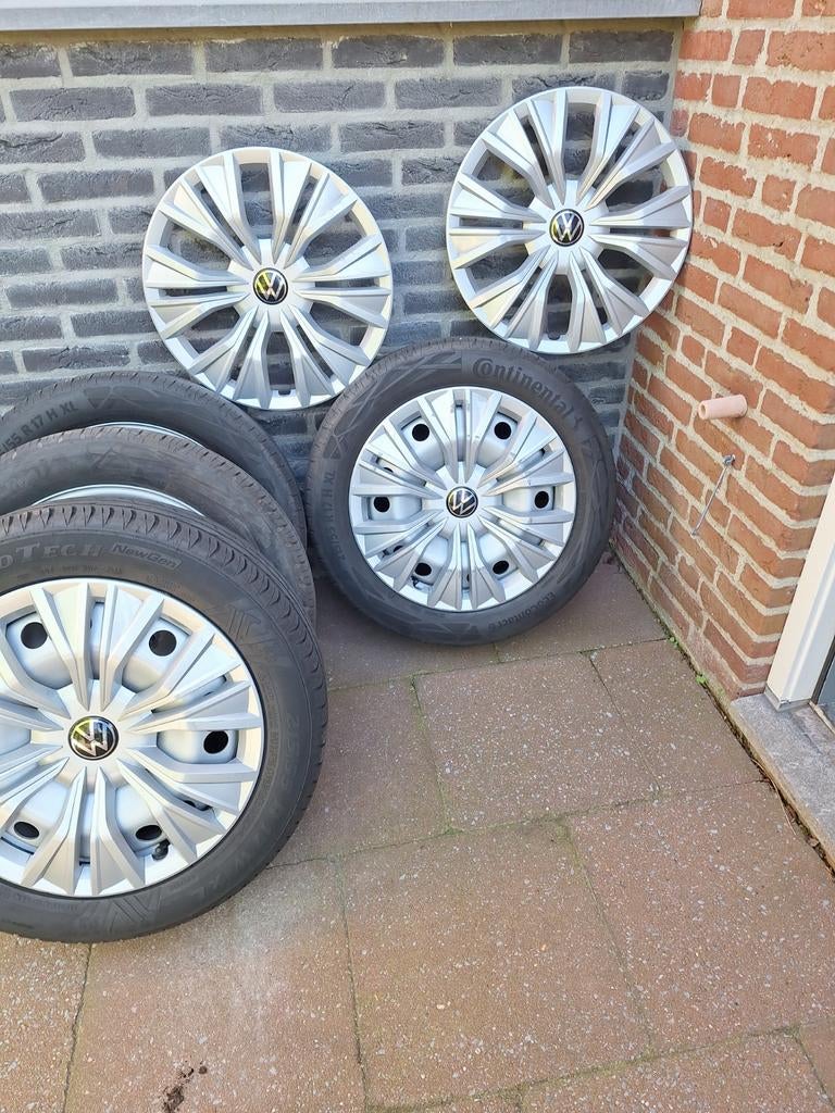 4 velgen met Banden. VW Caddy Maxi., Ophalen