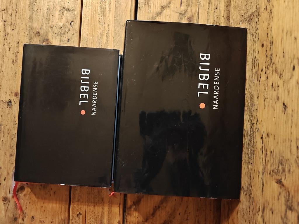 2 X De Naardense Bijbel., Boeken, Ophalen of Verzenden, Zo goed als nieuw