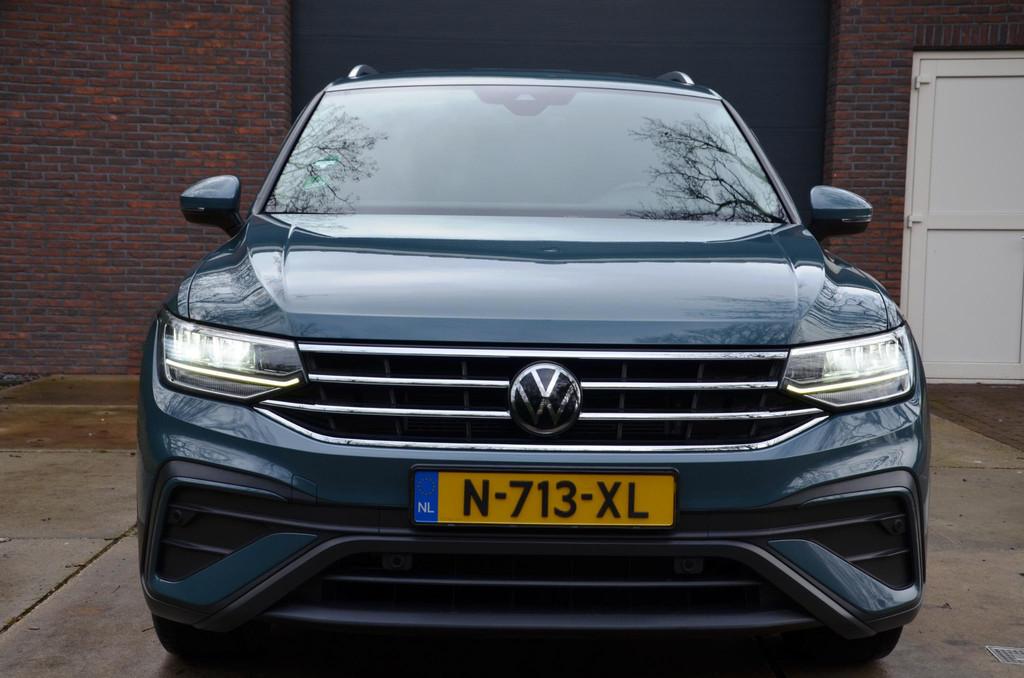 Volkswagen Tiguan Allspace 1.5 TSI Life Business 7 Persoons, Auto's, Stof, 4 cilinders, 150 pk, Blauw