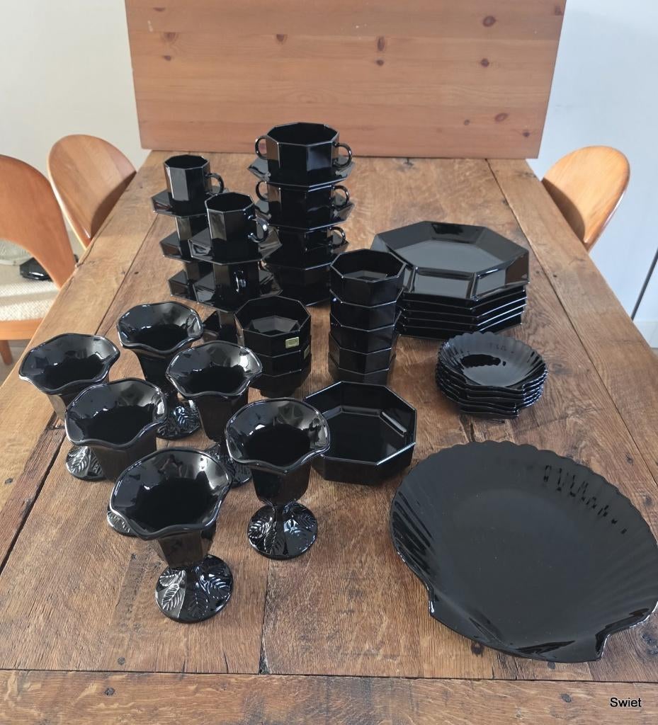 Compleet acropal servies zwart. nette staat, Ophalen of Verzenden