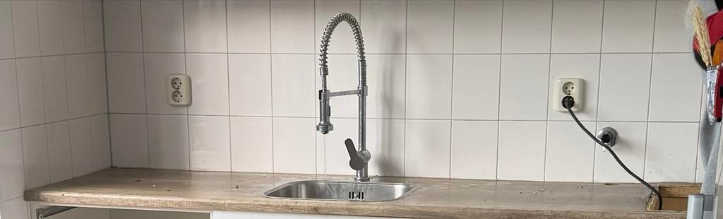 Aanrechtblad met spoelbak en kraan, Huis en Inrichting, Keuken | Keukenelementen, Gebruikt, 100 tot 150 cm, Bruin, Ophalen of Verzenden