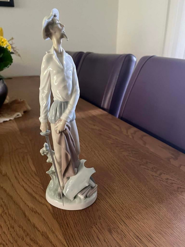 Lladro Beeldje Don Quichot met Zwaard - Porselein, Verzamelen, Beelden en Beeldjes, Ophalen of Verzenden, Zo goed als nieuw, Mens