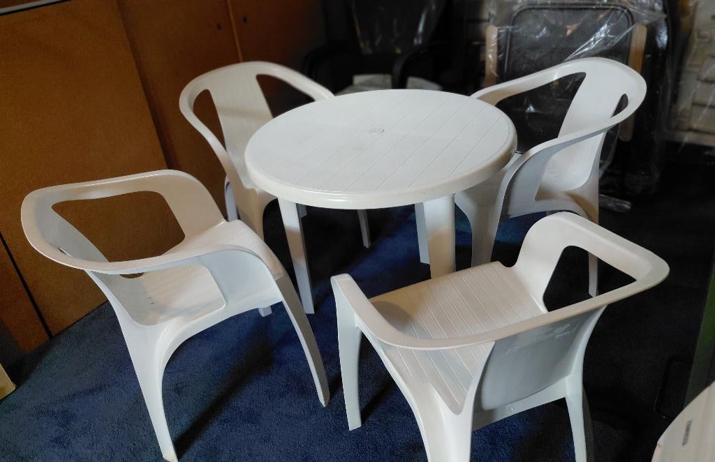 4 plastic tuinstoelen, Tuin en Terras, Tuinstoelen, Ophalen, Gebruikt, Kunststof, Stapelbaar