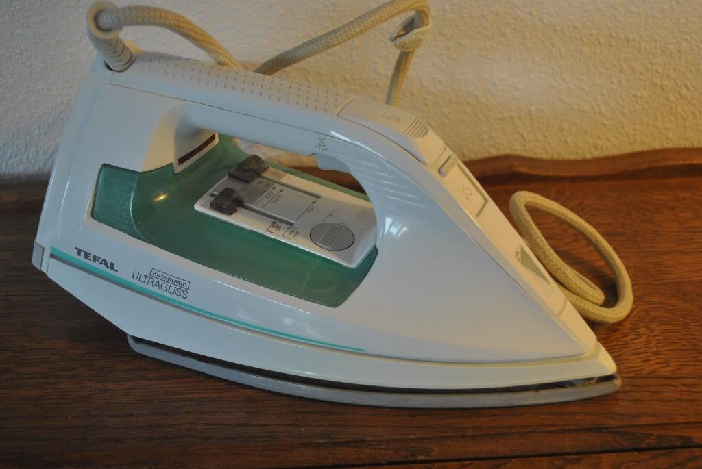 Strijkijzer, Tefal, Ultragliss, Ophalen of Verzenden, Gebruikt, Strijkijzer met snoer