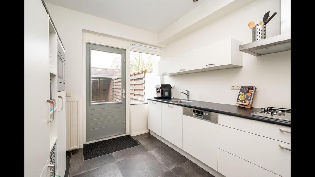 Witte keuken met inbouwapparatuur - zelf demonteren, Huis en Inrichting, Keuken | Complete keukens, Ophalen, Gebruikt, Wit, Dubbelwandige keuken