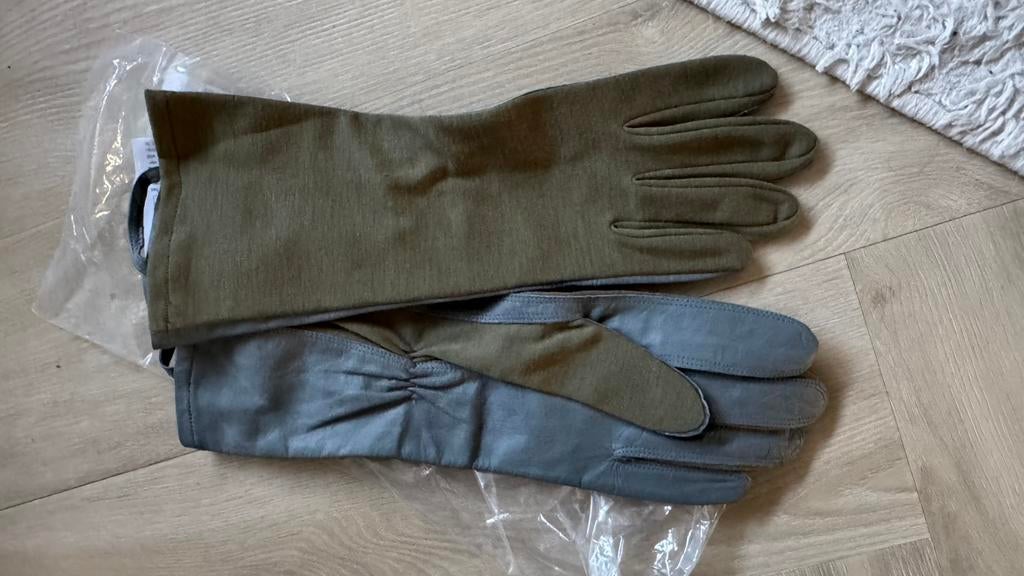 Nomex pilotenhandschoenen maat 9 nieuw, Verzamelen, Militaria | Algemeen, Ophalen of Verzenden, Landmacht, Nederland, Kleding of Schoenen