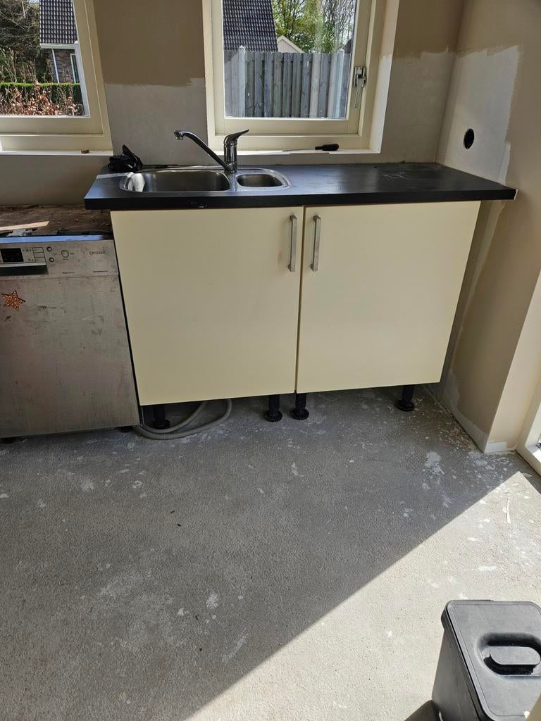 Aanrechtblokje met wasbak - Gratis af te halen, Ophalen, Gebruikt, 100 tot 150 cm, Crème