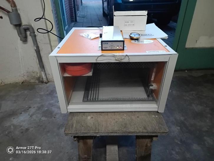 Broedmachine, Dieren en Toebehoren, Pluimvee | Toebehoren, Zo goed als nieuw, Broedmachine, Ophalen