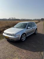 Volkswagen Golf 1.6 77KW 2002 Grijs, Auto's, Voorwielaandrijving, 4 cilinders, 49 €/maand, 1200 kg