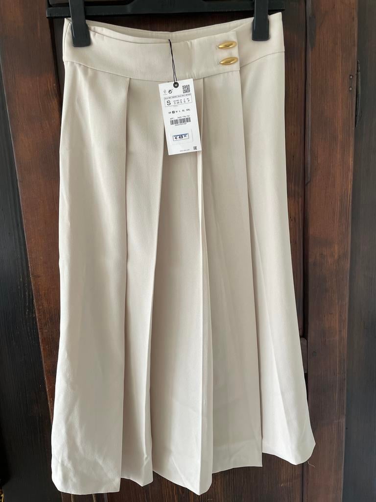 Nieuw met prijskaartje crèmekleur broekrok van zara maat S, Beige, Nieuw, Ophalen of Verzenden, Maat 36 (S)