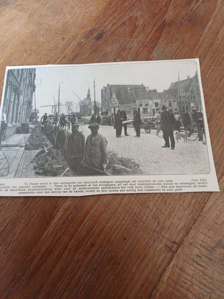 Knipsel Hoorn aanleg elektrisch leidingnet 1923, Ophalen of Verzenden, 1920 tot 1940, Knipsel(s)