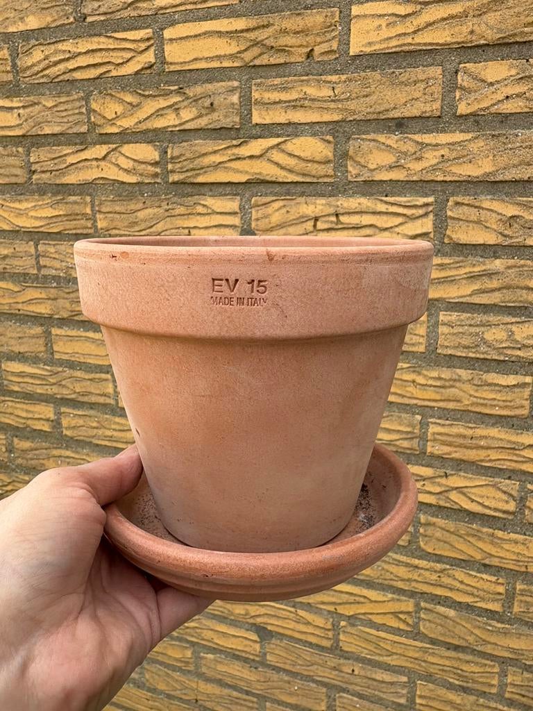 Terracotta bloempot met schotel ong. 15 cm hoog, Tuin en Terras, Bloempotten, Ophalen, Rond, Zo goed als nieuw, Aardewerk