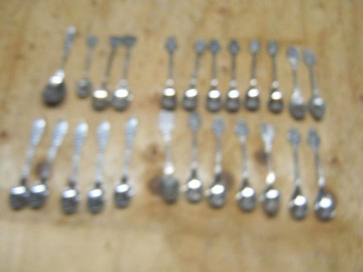 oude verzilverde lepeltjes + lepeldoosje, Antiek en Kunst, Antiek | Bestek, Ophalen of Verzenden