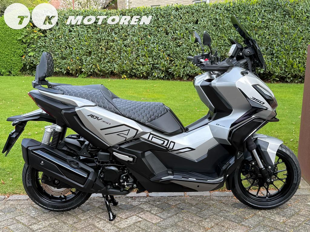 ⭐️ UNIEKE CUSTOM Honda ADV 350 TK EDITION A2 CARPLAY! Xadv, Scooter, Occasion, Bedrijf, Minimaal motorrijbewijs A2