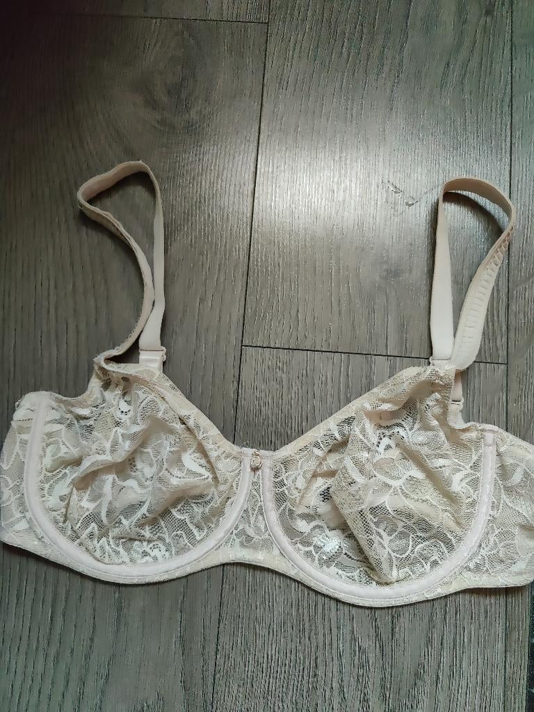 felina prachtige  kanten bh 80 E twv 90 euro nieuw, Ophalen of Verzenden, BH