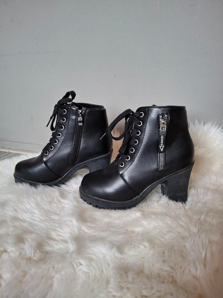 Mooie zwarte laarzen - enkel - maat 35, Kleding | Dames, Schoenen, Ophalen of Verzenden, Zo goed als nieuw, Zwart, Sneakers of Gympen