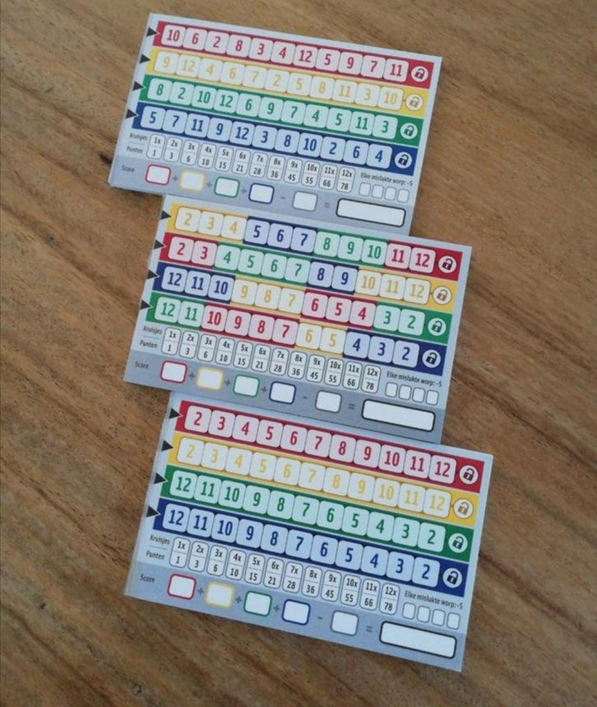 Qwixx, roll and write spel /verschillende versies, Vijf spelers of meer, Ophalen of Verzenden, Zo goed als nieuw