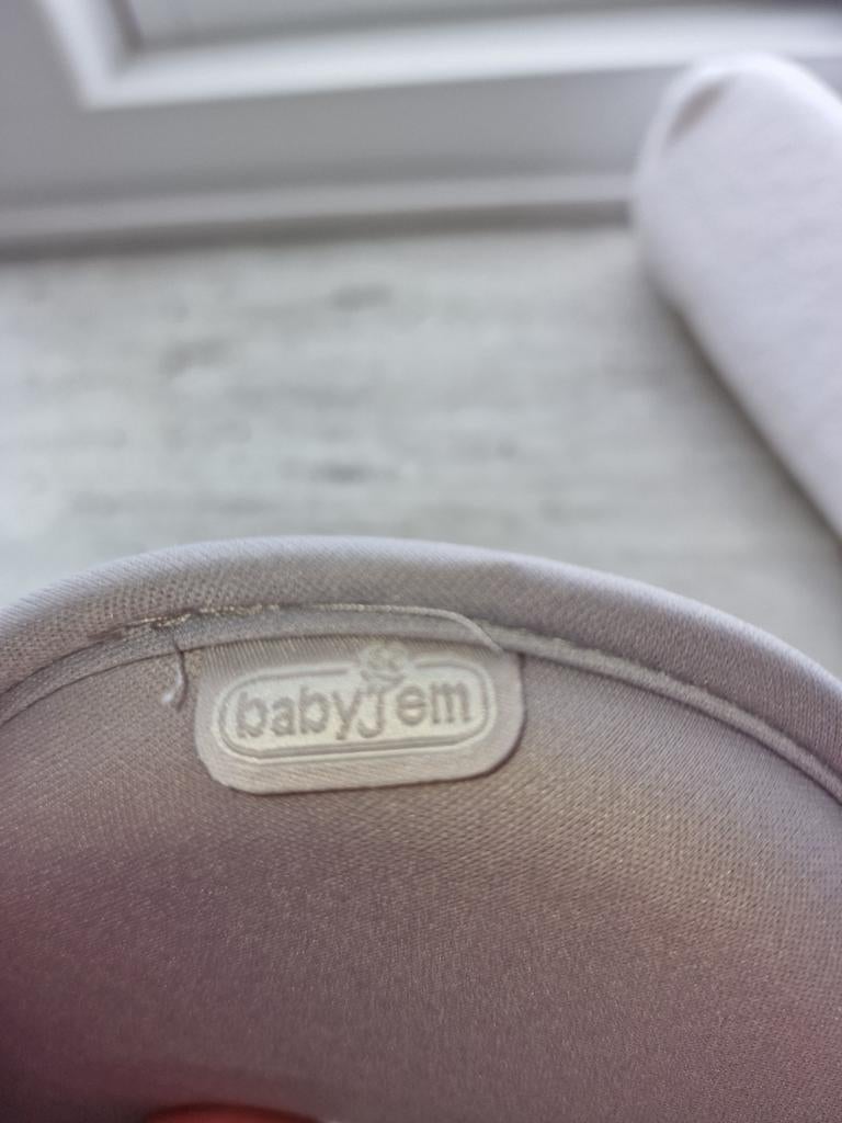 Babyjem kussen voor voorkeurshouding, Ophalen