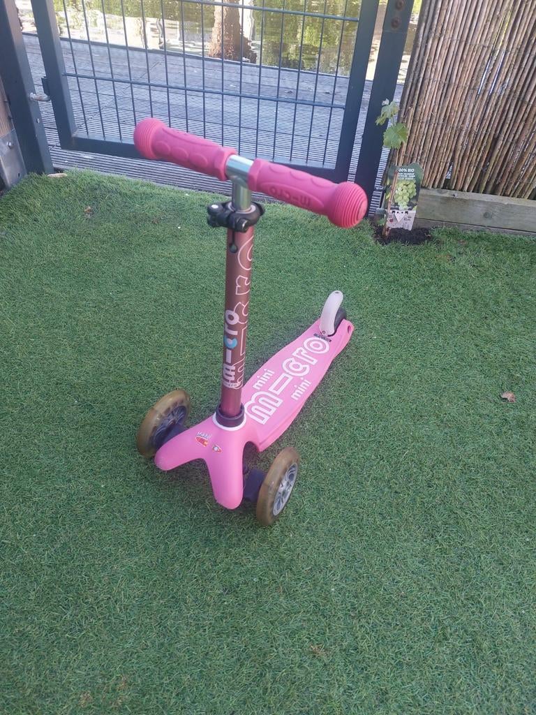 Mini Micro Step Roze -  Lichtgevende voorwielen, Fietsen en Brommers, Steps, Gebruikt, Gewone step, Ophalen