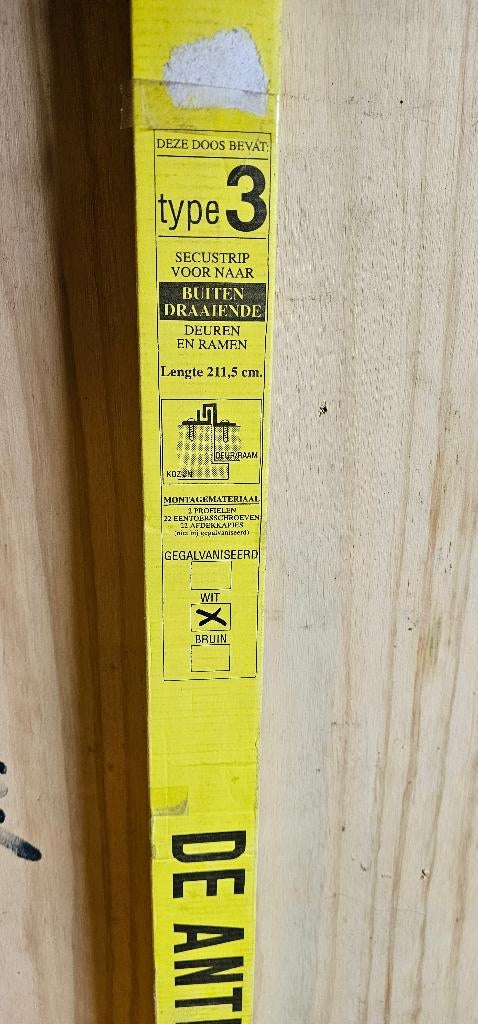 secu strip wit nieuw in koker  25,00     2 stuks voor 40,00, Doe-het-zelf en Verbouw, Deuren en Horren, Ophalen, Minder dan 200 cm