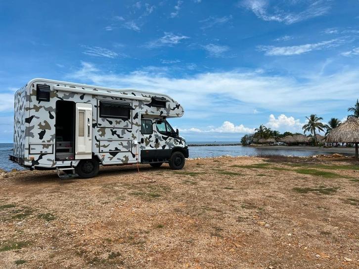 Iveco Daily 4x4 camper van 2021 voor familie, Caravans en Kamperen, Campers, Particulier, tot en met 6, Alkoof, Overige merken