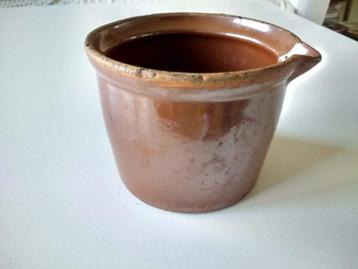 Originele bruine Keulse pot 11 cm doorsnee 10 cm hoog beschikbaar voor biedingen