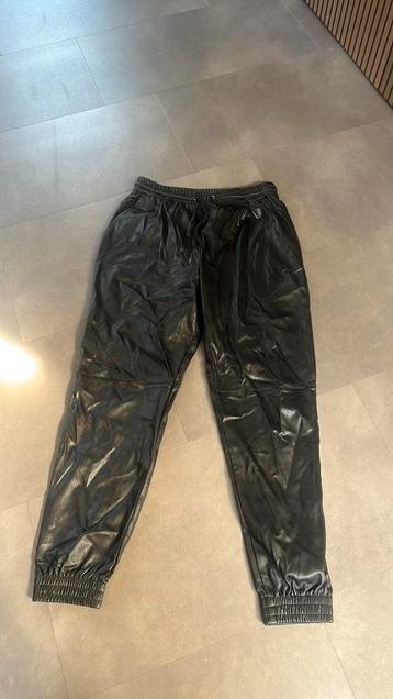 Zara Jogger Lederlook Zwart | Maat S beschikbaar voor biedingen