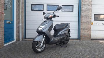 Leuke yamaha cygnus 125cc / compacte scooter / 4T/ Matt grey beschikbaar voor biedingen