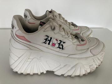 Hello Kitty dames schoenen / sneakers maat 39 als nieuw beschikbaar voor biedingen