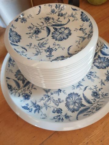 Wedgwood 12 gebaksbordjes - Blauw Bloemmotief / 1 vlaschotel beschikbaar voor biedingen