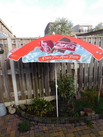 Vintage parasol van Coca Cola, Share the real thing, dsn 180