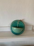 Klein blauw wasbekken en doopvond steen met kruisje, Ophalen