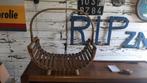 Vintage retro lectuurmand krantenbak, rotan, manou, bamboe, Huis en Inrichting, Woonaccessoires | Krantenbakken en Lectuurbakken