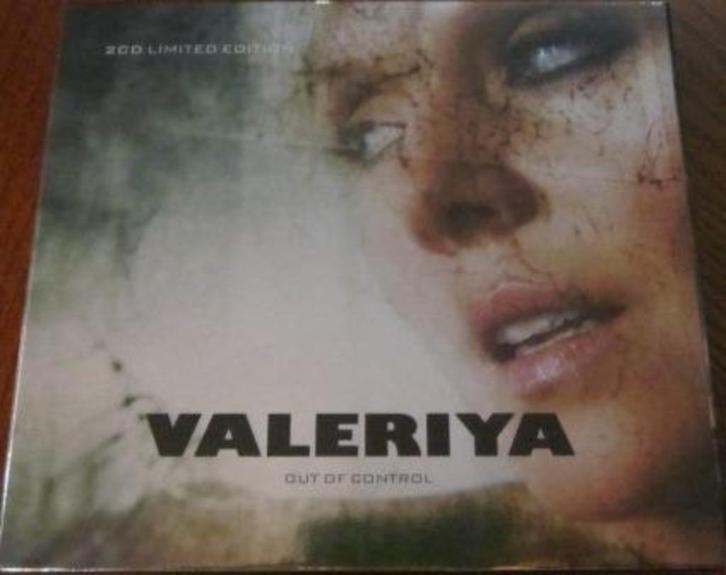 VALERIYA 2 CD OUT OF CONTROL + ROBIN GIBB v/d BEE GEES, Cd's en Dvd's, Cd's | Pop, Zo goed als nieuw, 1980 tot 2000, Ophalen of Verzenden