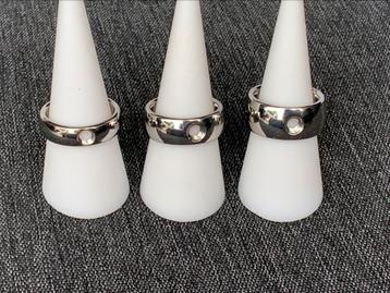 Melano Vivid Vicky ring in diverse maten beschikbaar voor biedingen