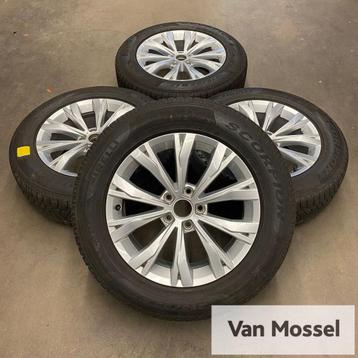 VW Tiguan Pirelli Scorpion Winter 215/65/R17 99H beschikbaar voor biedingen