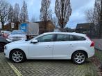 Volvo V60 1.6 T3 ** VERSNELLINGSBAK NIET GOED **, 4 cilinders, 150 pk, Wit, 1600 kg