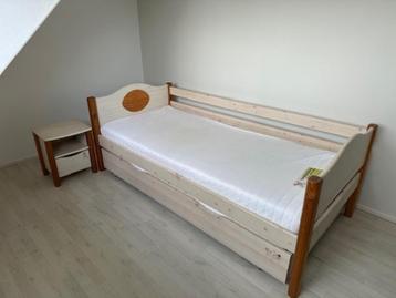 Disney bed met extra onderbed en nachtkastje