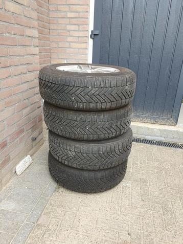 Winterbanden Michelin 195/65 15r incl. velgen beschikbaar voor biedingen