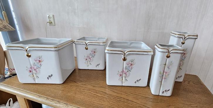8 bloempotten met bloem- en goud decoraties, Tuin en Terras, Bloempotten, Gebruikt, Aardewerk, Minder dan 40 cm, Minder dan 25 cm
