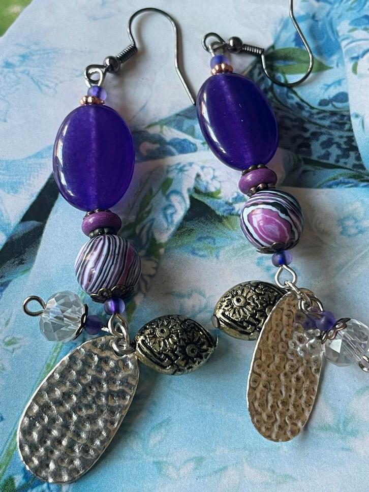 Schitterende paarse hangers, Sieraden, Tassen en Uiterlijk, Oorbellen, Zo goed als nieuw, Overige materialen, Paars, Ophalen of Verzenden